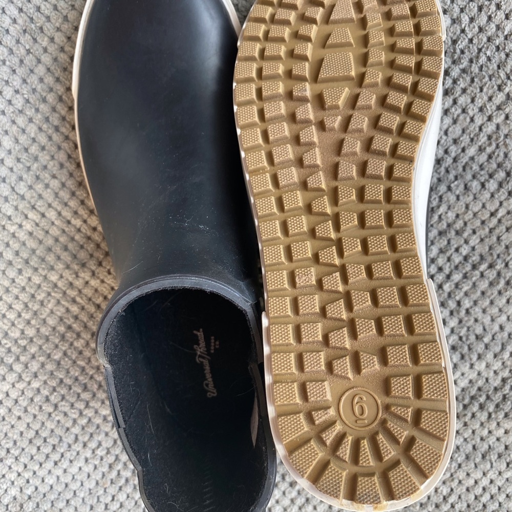 Universal Thread Black Rain & Snow Boots